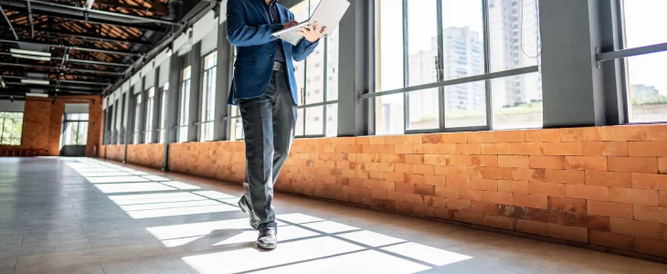 Commercial real estate agent
